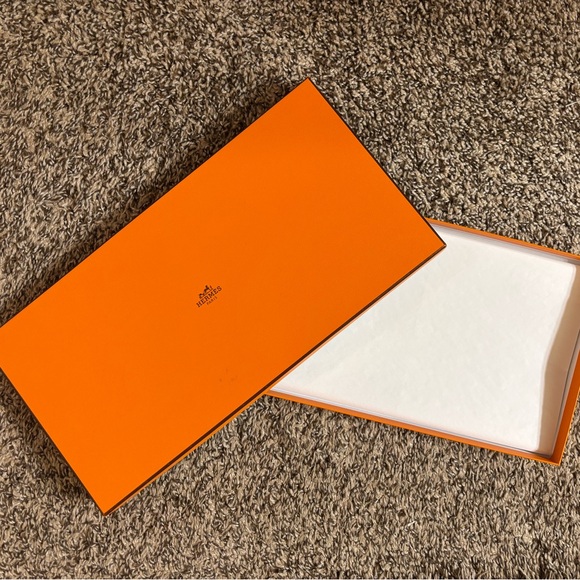 HERMES Gift Box - Picture 2 of 9